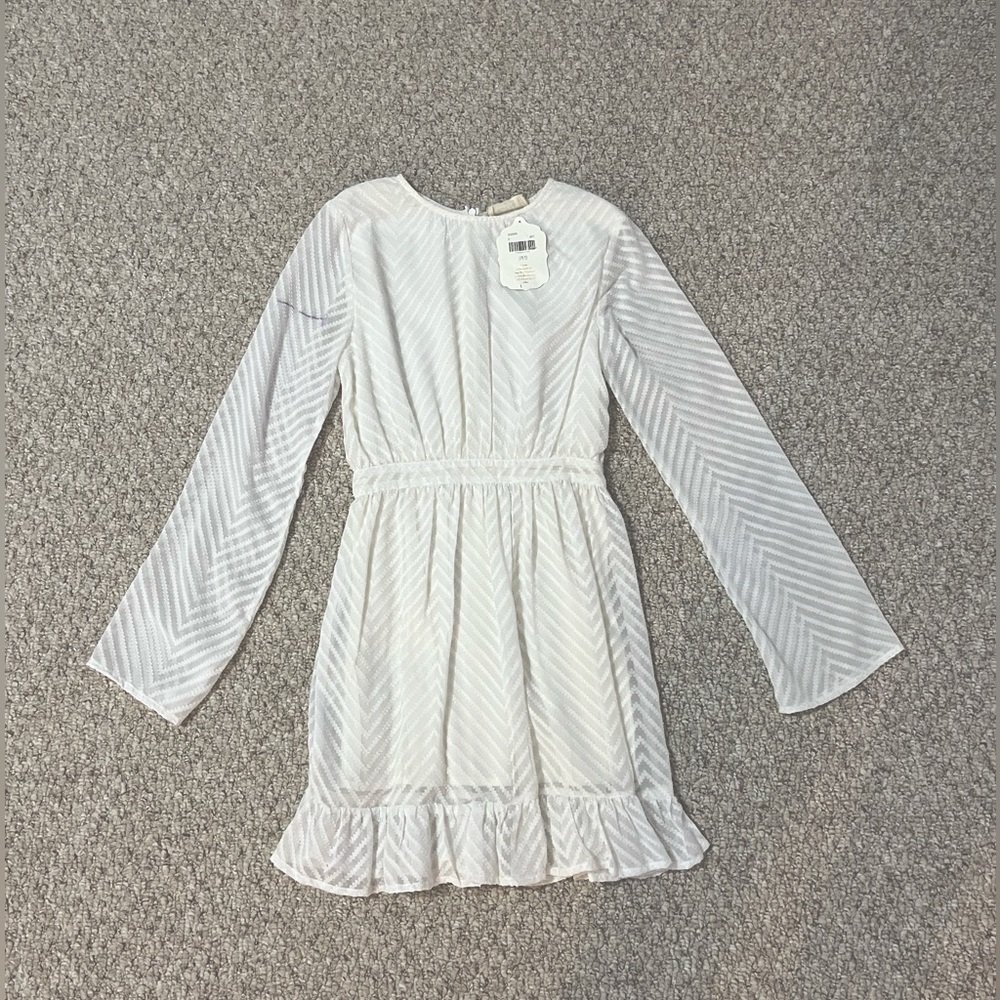 XS WHITE ALTARD STATE DRESS• Sheer long sleeves• chevron stitching•